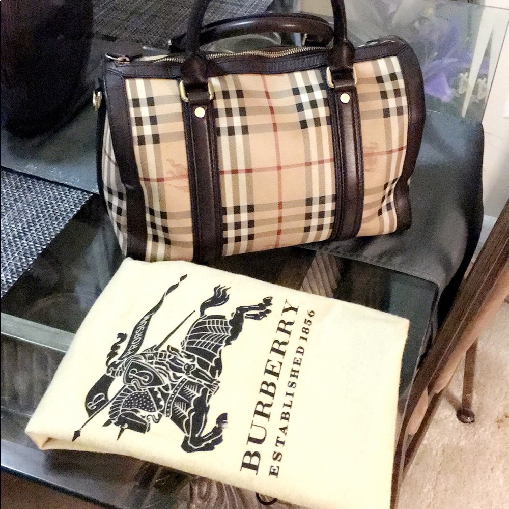 Burberry bag - Picture 4 of 8